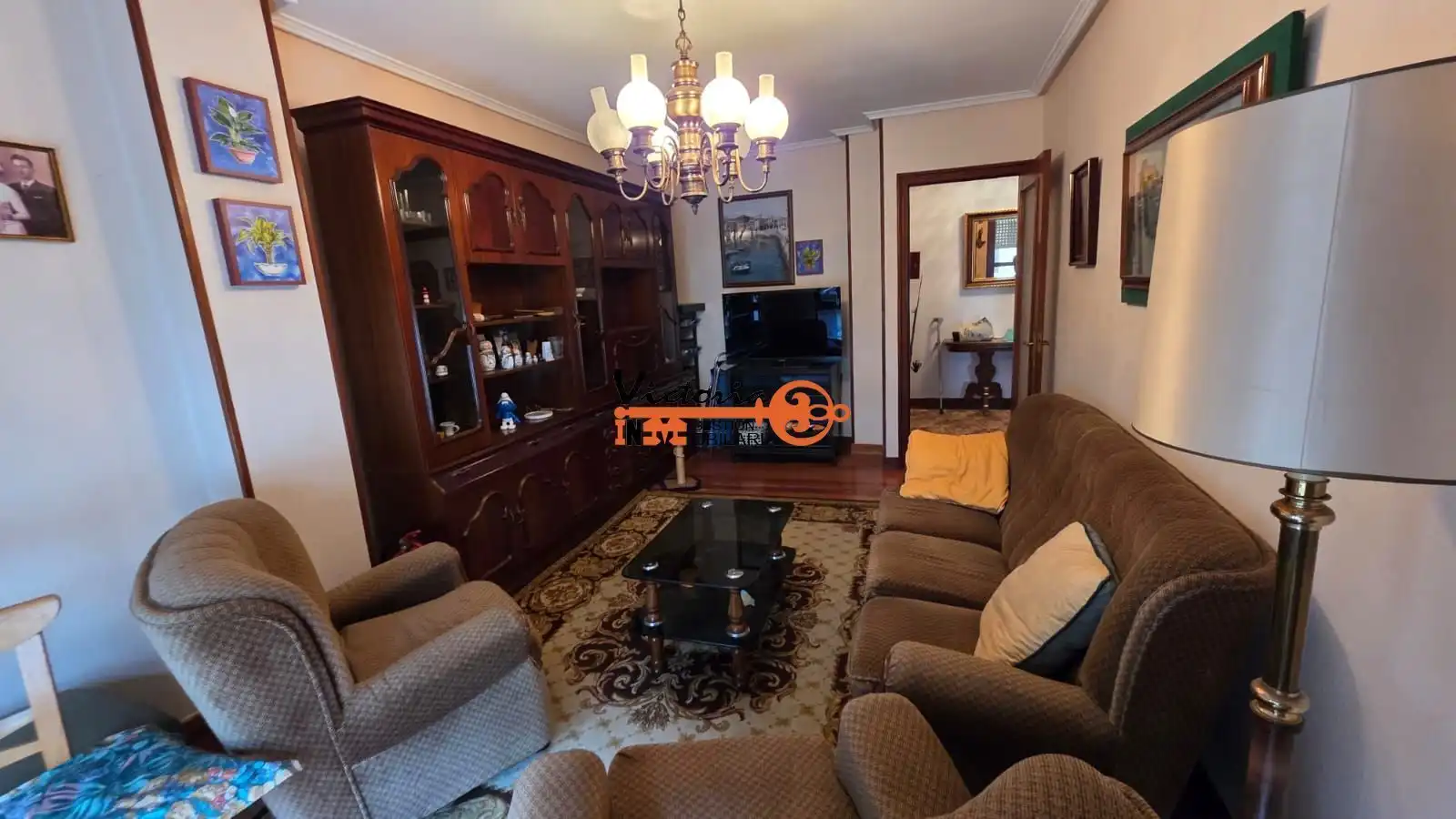Sala d'estar de Pis en venda en Castro-Urdiales amb Calefacció