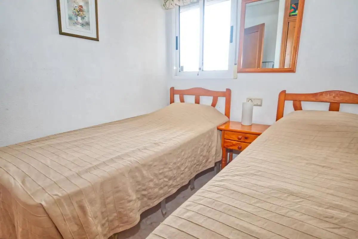 Habitación de Apartamento en venta en Orihuela con Aire acondicionado, Terraza y Amueblado