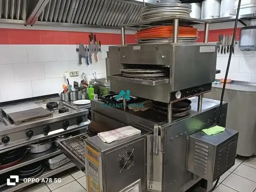 Cuina de Local de lloguer en Alcorcón amb Aire condicionat i Moblat