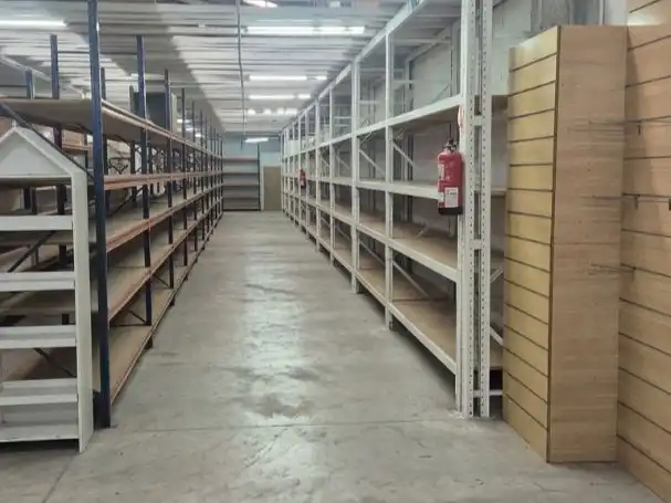 Geschaftsraum zur Miete in Huelva mit Möbliert und Alarm