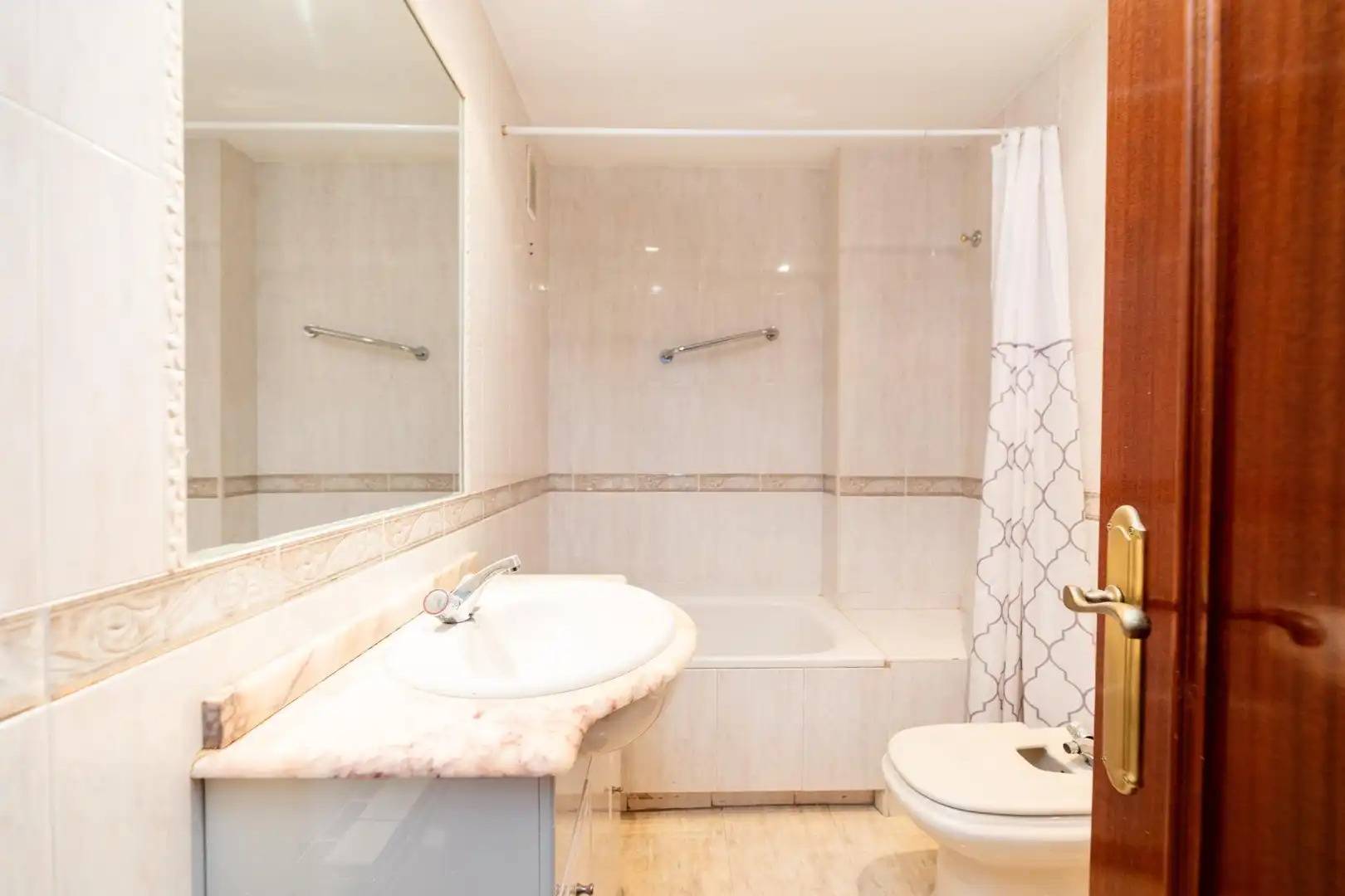 Baño de Piso de alquiler en Madrid con Parquet