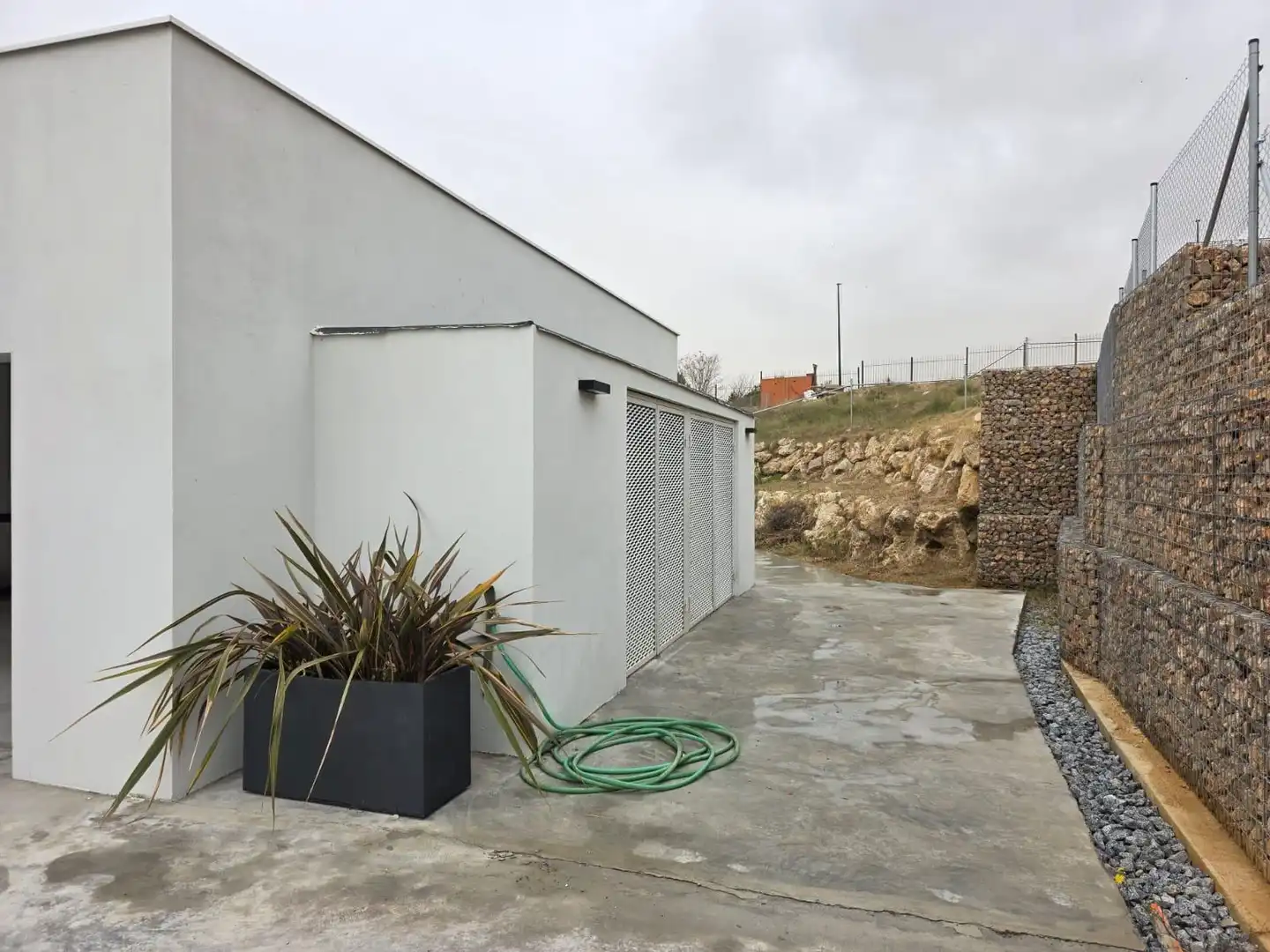 Vista exterior de Casa o xalet en venda en Sant Esteve Sesrovires amb Calefacció, Terrassa i Alarma