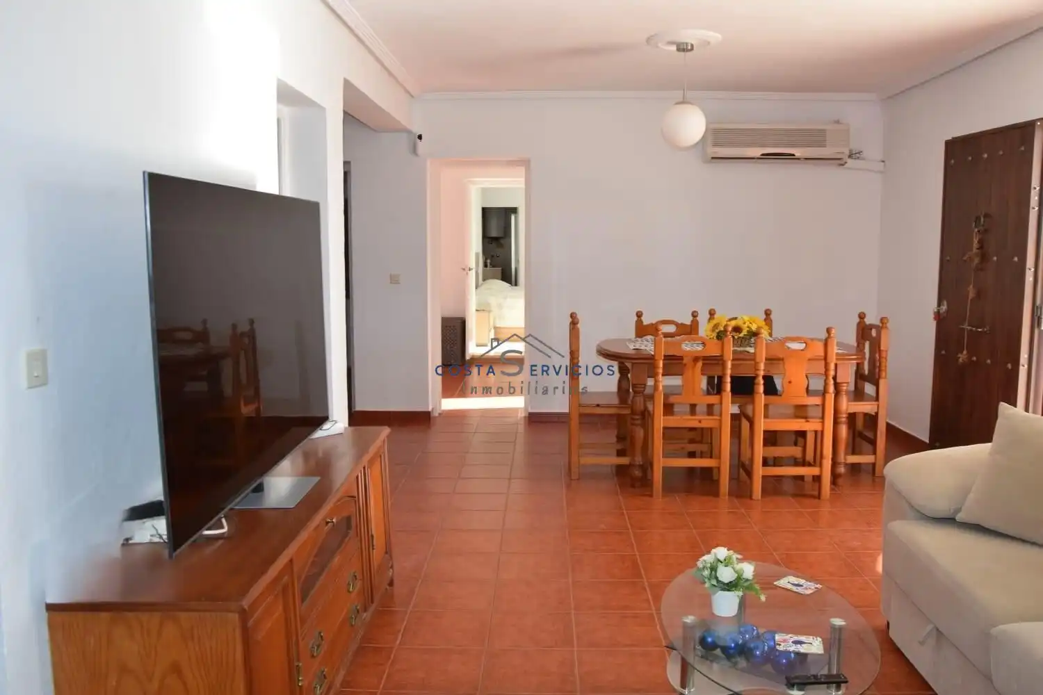 Sala d'estar de Finca rústica en venda en Gibraleón amb Aire condicionat, Terrassa i Piscina