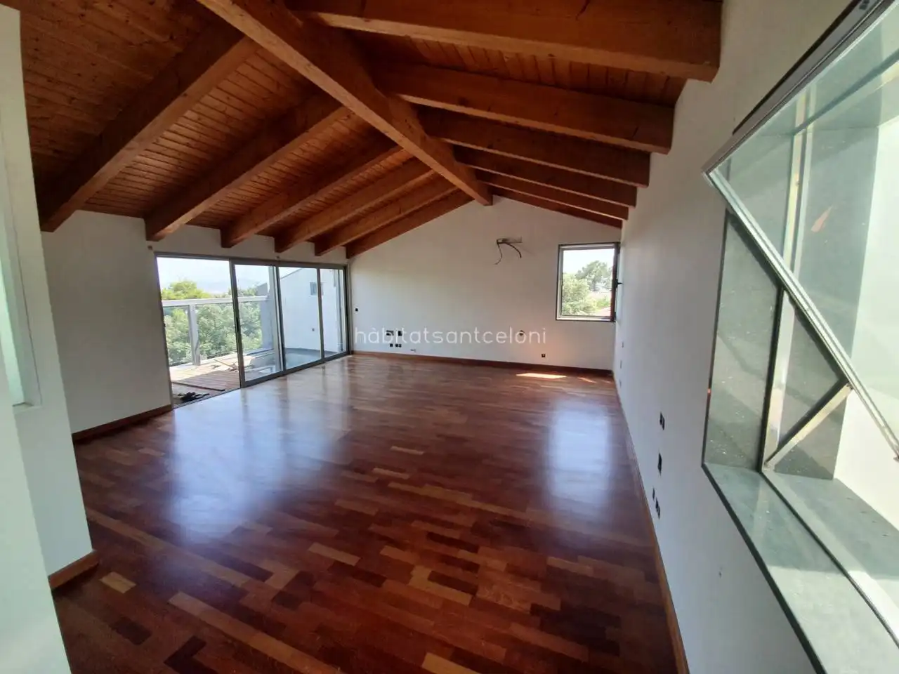 Sala d'estar de Casa o xalet en venda en L'Ametlla del Vallès amb Jardí privat, Terrassa i Piscina