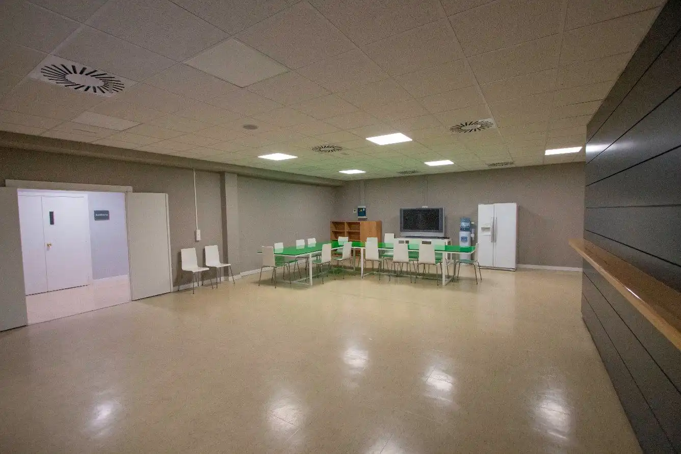 Büro zur Miete in Coslada mit Klimaanlage, Heizung und Alarm