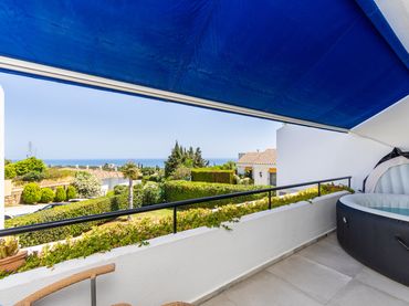 Reihenhaus mit Pool zum Verkauf in Calahonda