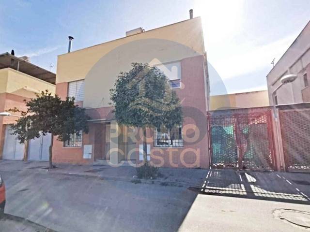 Casa adosada en Venta en Rociana del Condado