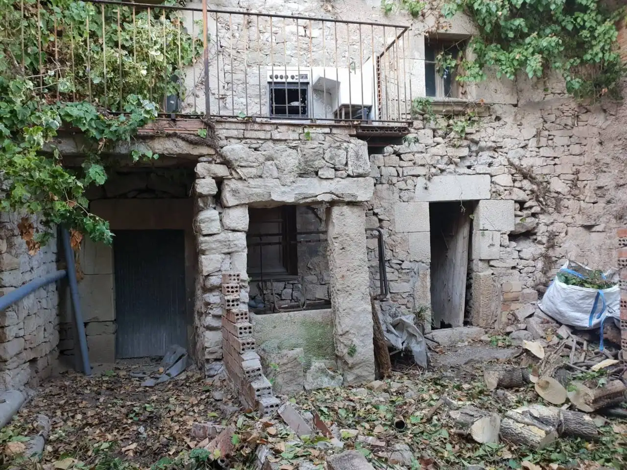 Vista exterior de Casa o chalet en venta en Sant Martí de Riucorb con Terraza