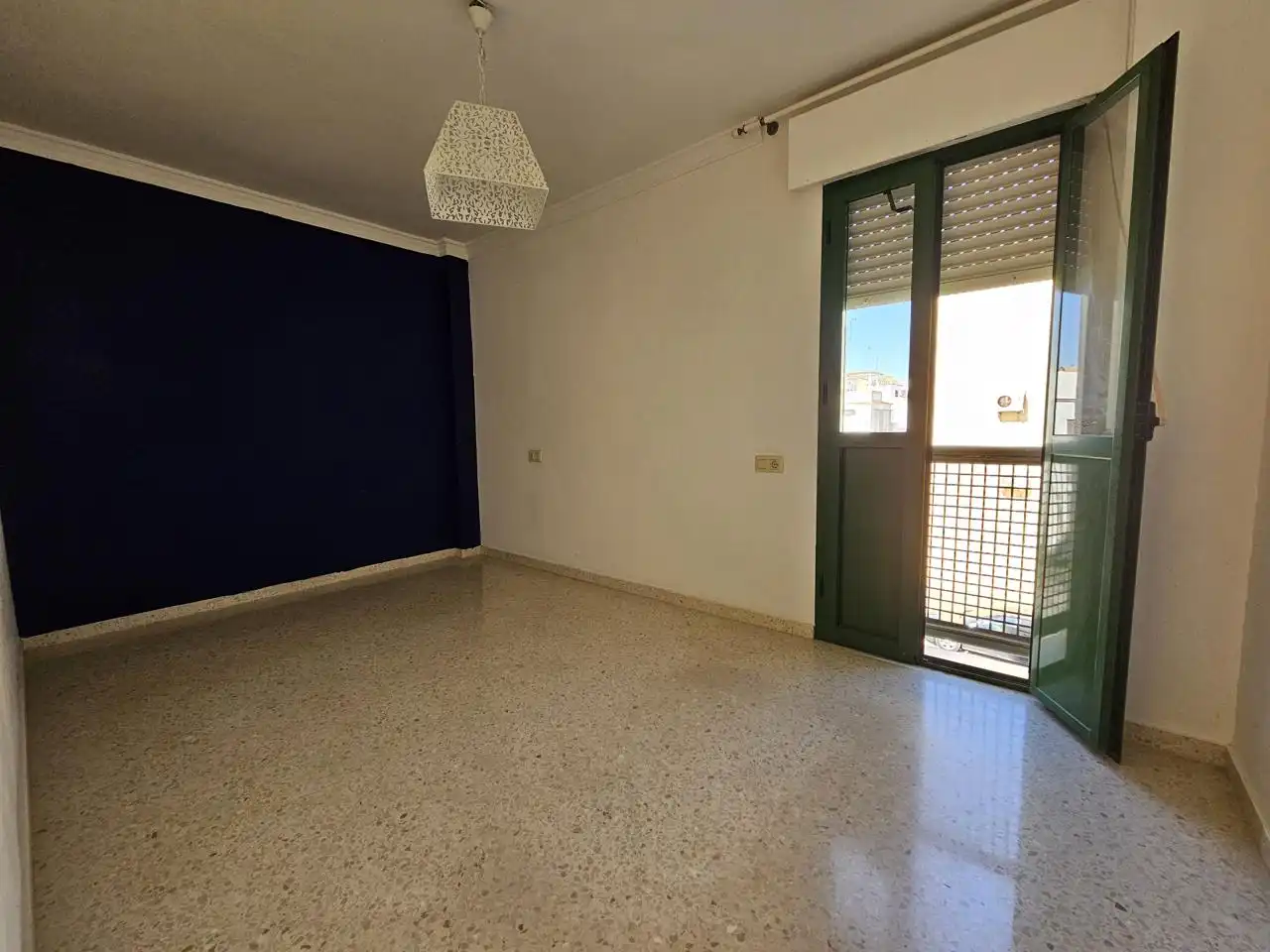 Habitación de Piso en venta en Lebrija con Trastero