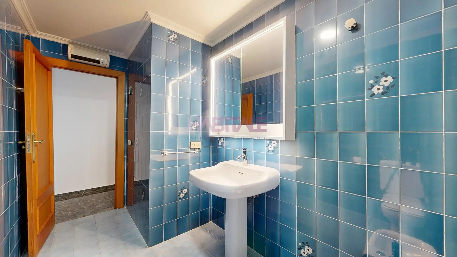 Bathroom of Flat for rent in Torrent