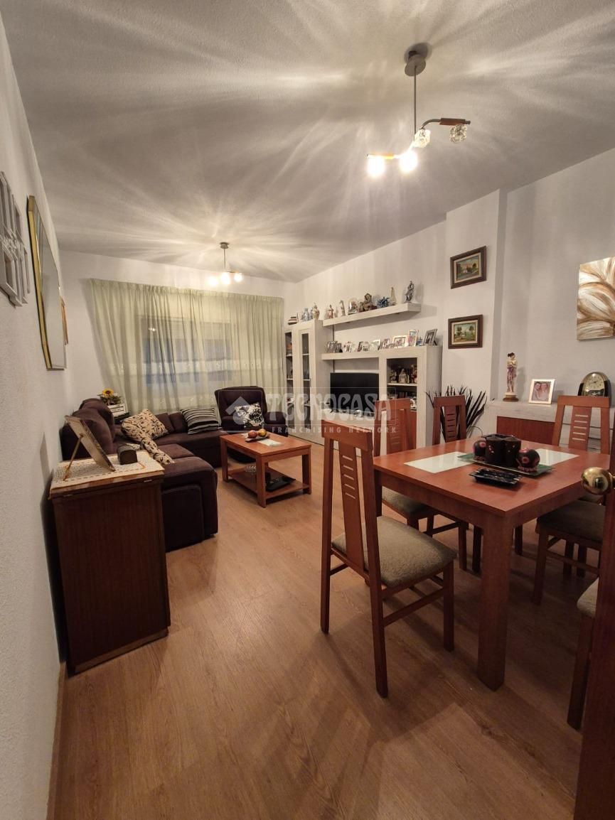 Piso en venta en Calle Cleopatra, Palomeras Bajas