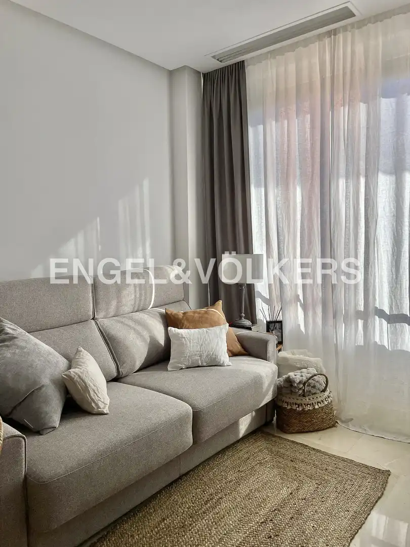 Sala de estar de Piso de alquiler en Madrid con Aire acondicionado, Calefacción y Trastero