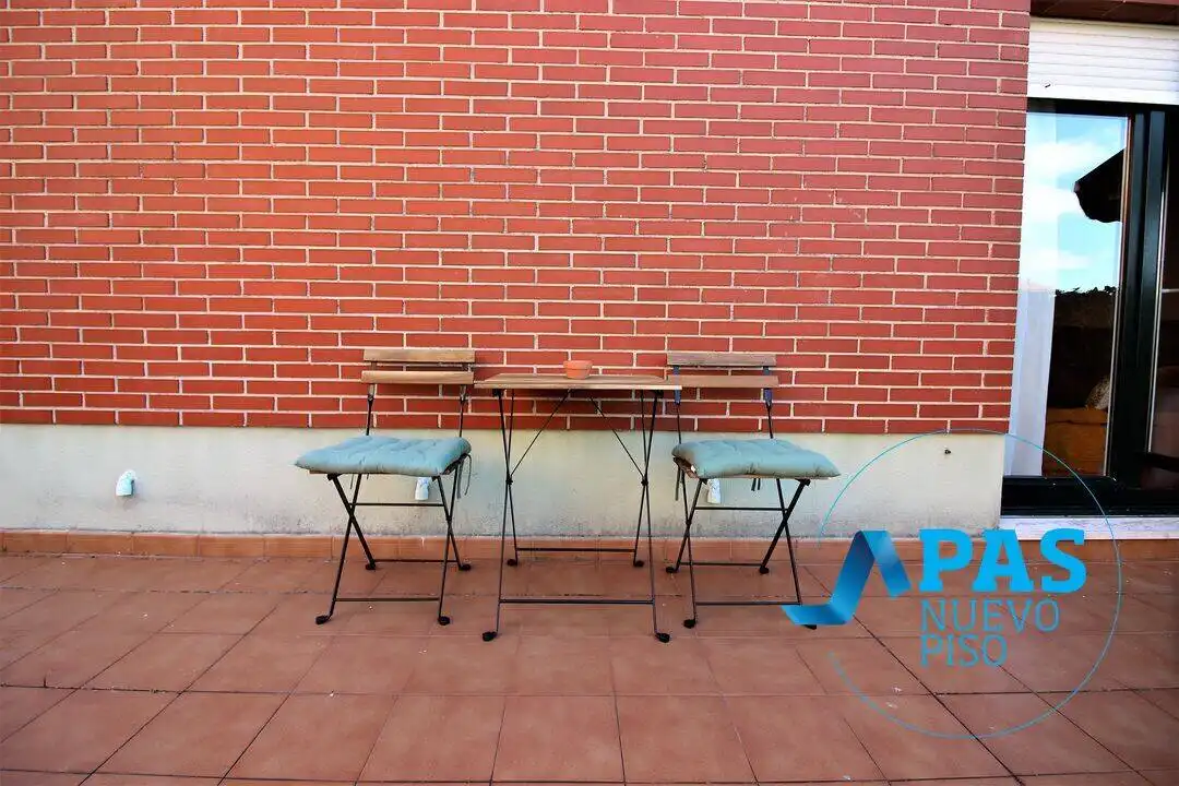 Terraza de Piso de alquiler en Piélagos con Calefacción, Jardín privado y Parquet