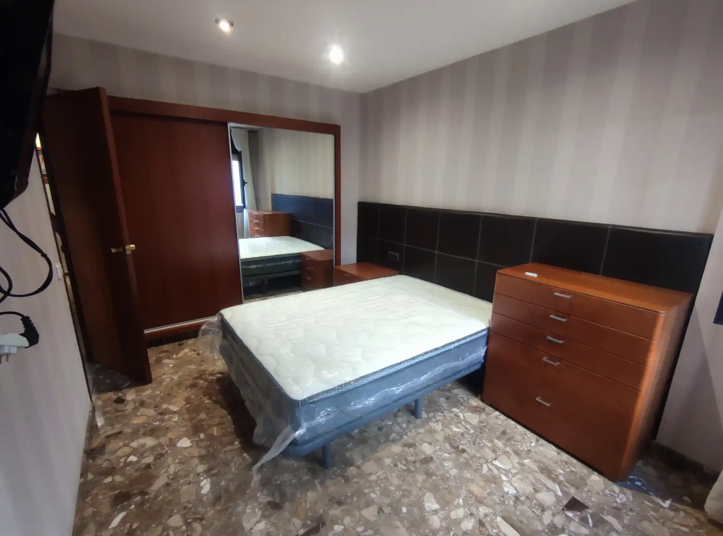 Habitación de Piso de alquiler en Lleida con Aire acondicionado, Calefacción y Amueblado