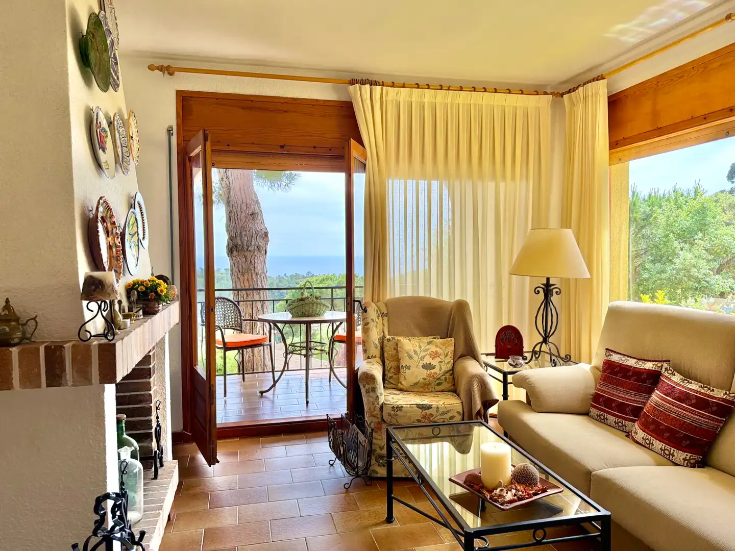 Sala d'estar de Casa o xalet en venda en Lloret de Mar amb Aire condicionat, Jardí privat i Terrassa