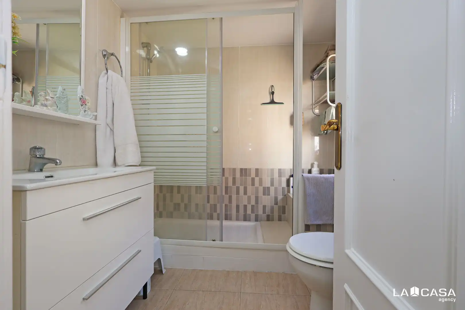 Badezimmer von Wohnung zum Verkauf in Esplugues de Llobregat mit Balkon