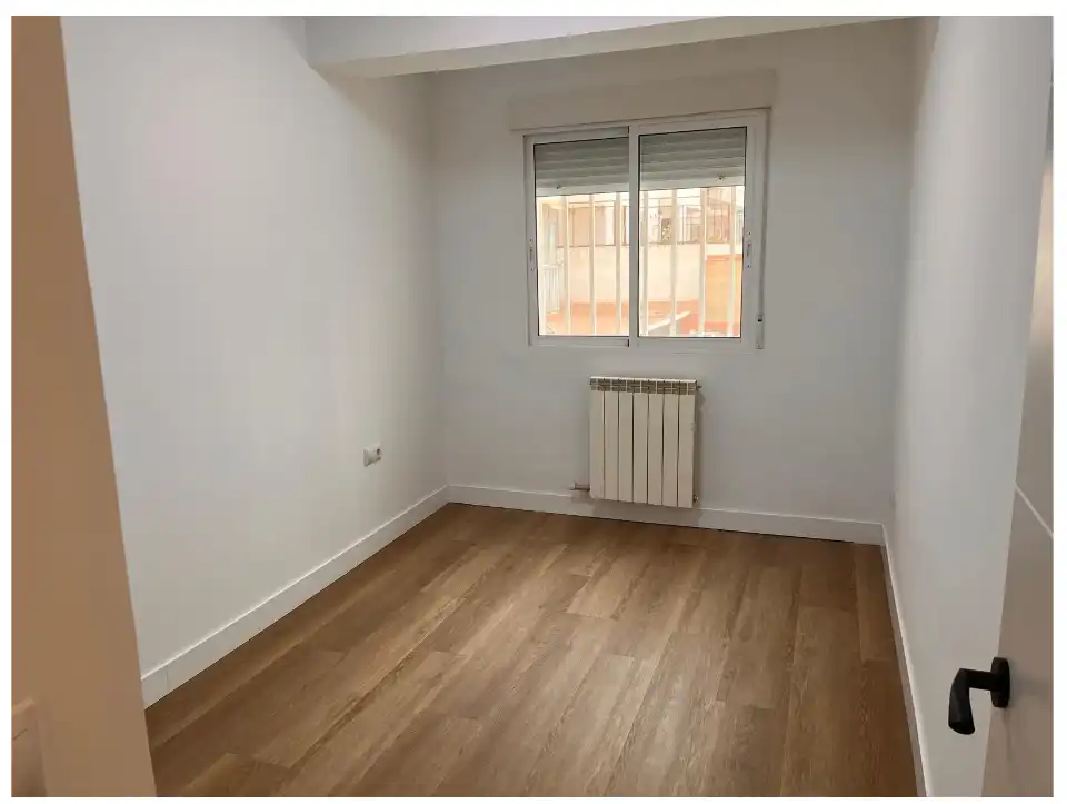 Bedroom of Flat for sale in Zaragoza  with Heating