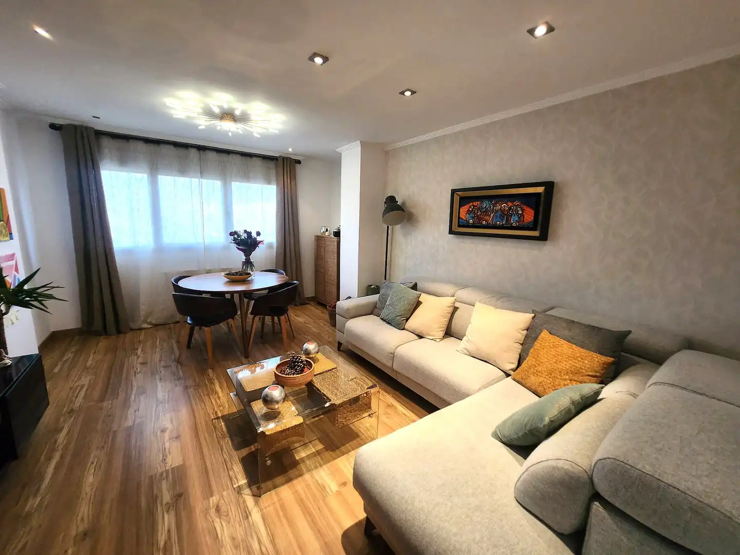 Living room of Flat for sale in Paracuellos de Jarama  with Air Conditioner, Heating and Parquet flooring