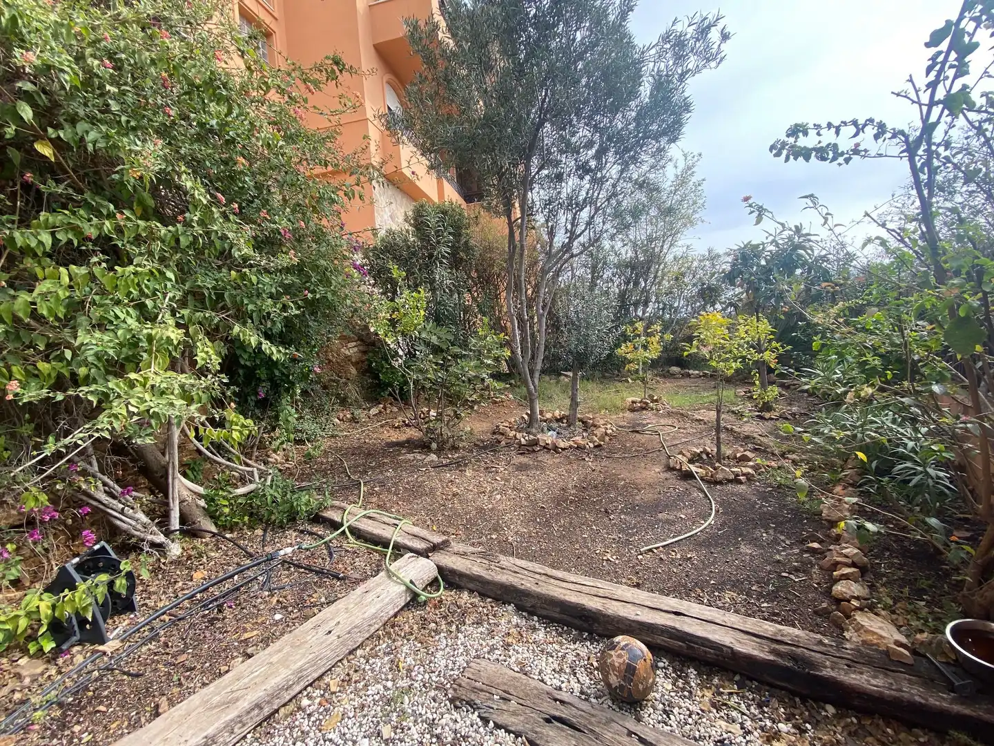 Houses for sale in Calle Sierra de Yeguas, Limonar