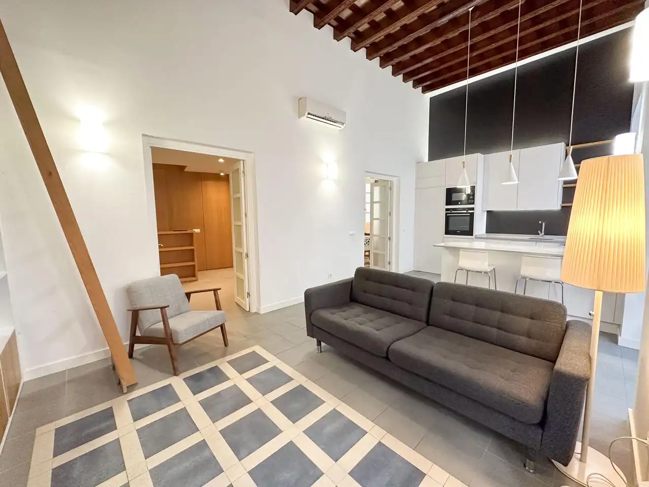 Sala d'estar de Dúplex en venda en Cádiz amb Aire condicionat