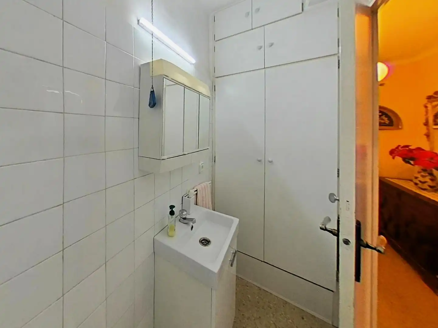 Bathroom of Flat for sale in Sabadell  with Air Conditioner, Heating and Storage room