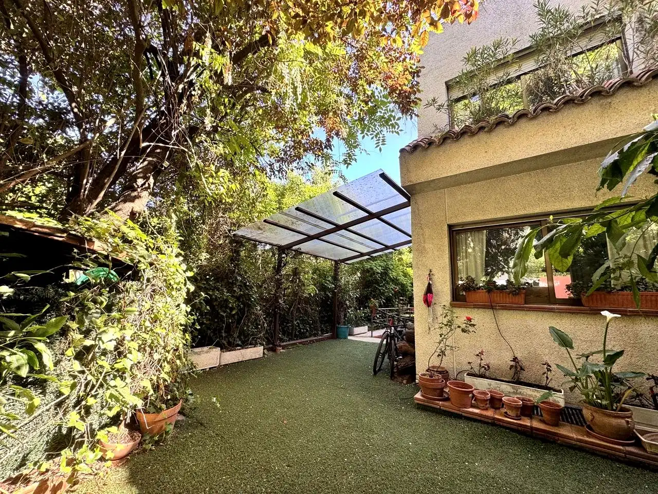Terraza de Casa adosada en venta en Madrid con Calefacción, Jardín privado y Piscina