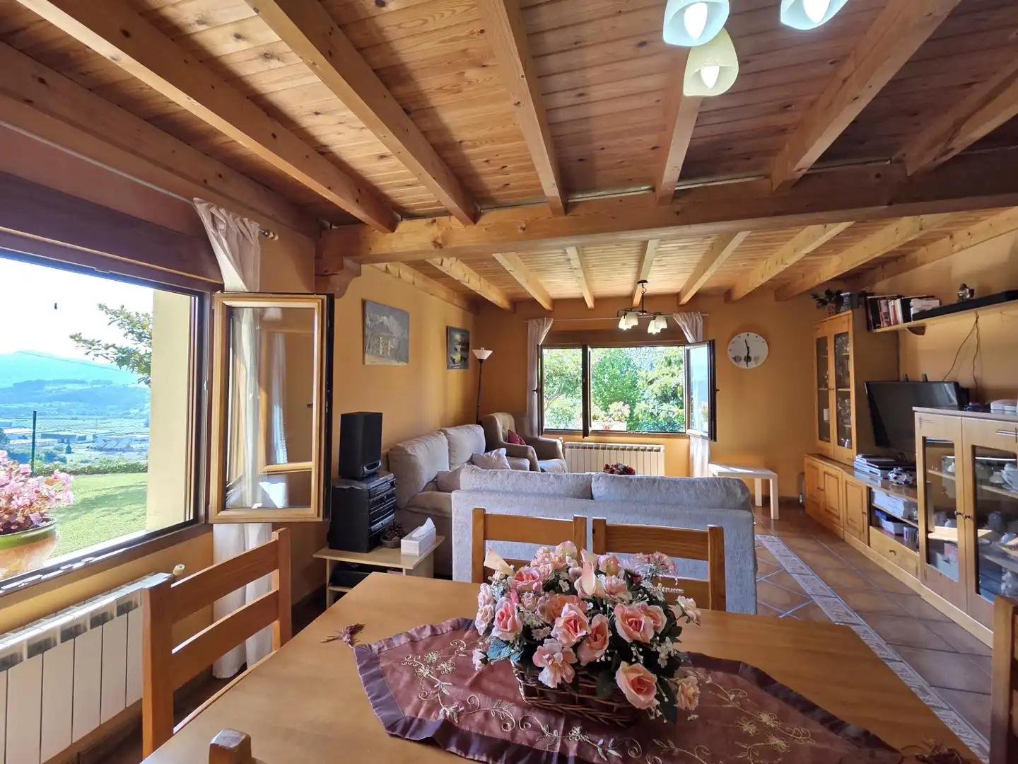 Wohnzimmer von Haus oder Chalet zum Verkauf in Piélagos mit Privatgarten, Terrasse und Abstellraum