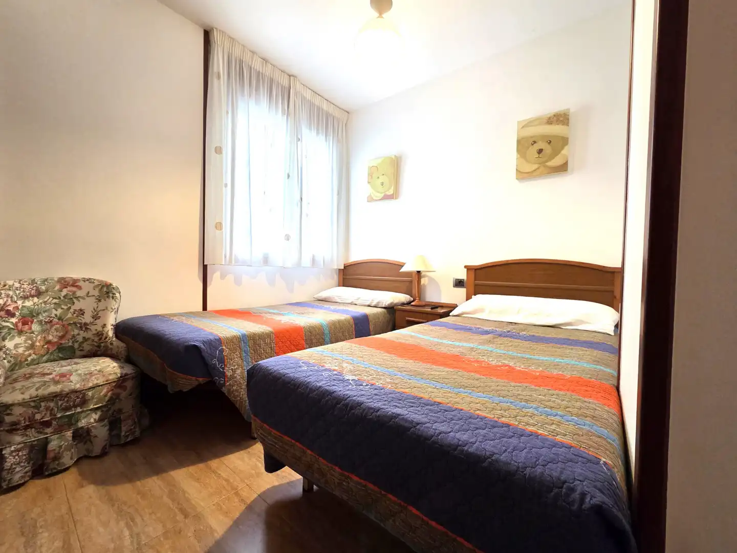 Schlafzimmer von Wohnungen zur Miete in Sanxenxo mit Terrasse, Möbliert und Ofen