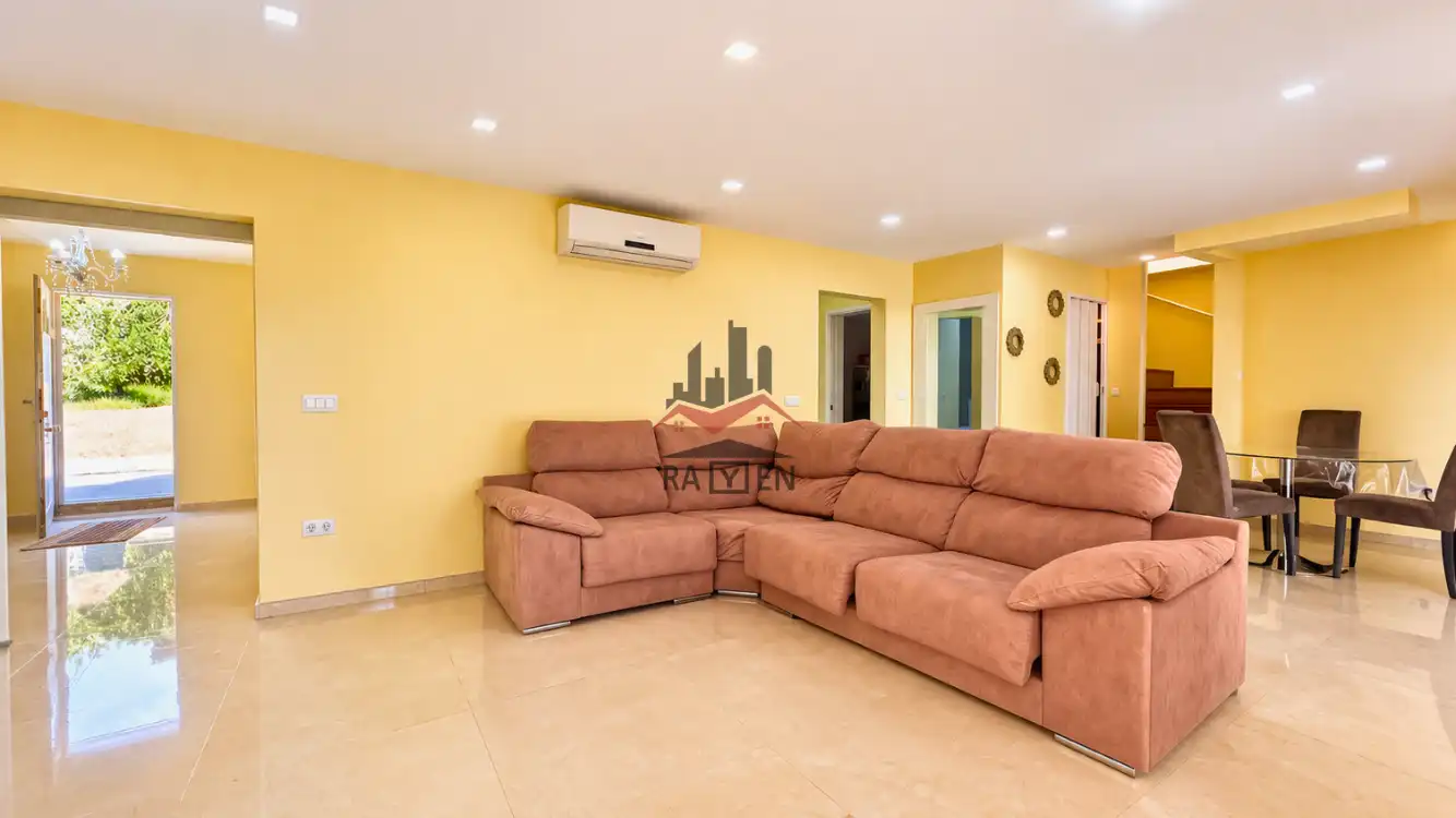 Casa adosada en venta en d'Olot, Vilafant
