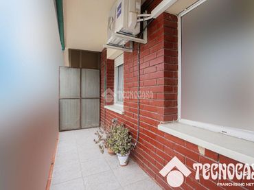 Piso con balcón en venta en Nou Barris