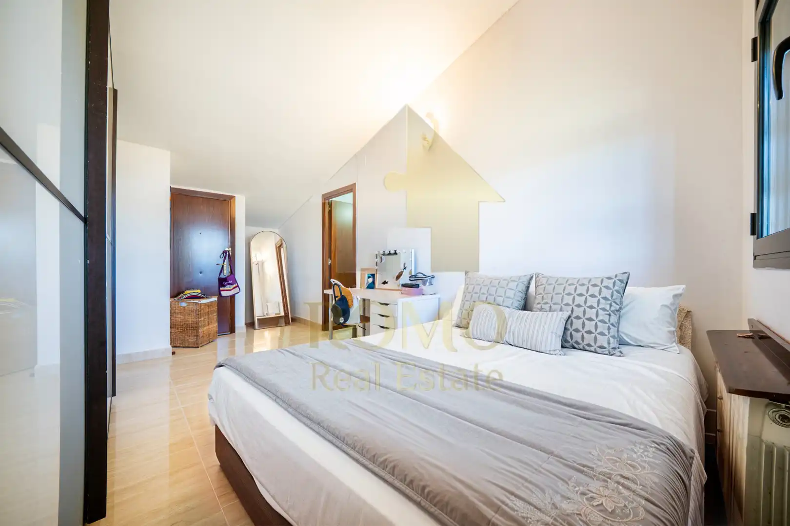 Habitación de Dúplex en venta en Canovelles con Aire acondicionado, Calefacción y Balcón