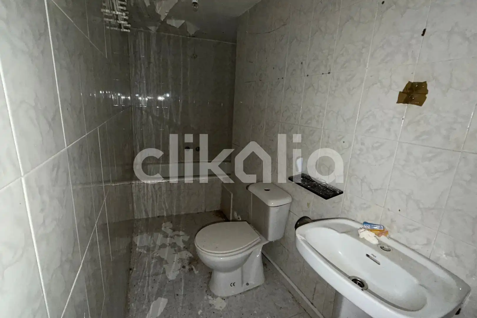 Bathroom of Houses for sale in Colmenar de Oreja  with Terrace and Storage room