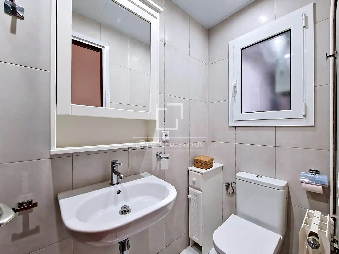 Bathroom of Flat for sale in Vilanova i la Geltrú  with Air Conditioner, Heating and Terrace