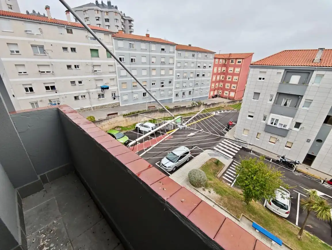 Vista exterior de Piso en venta en Santander con Trastero y Balcón