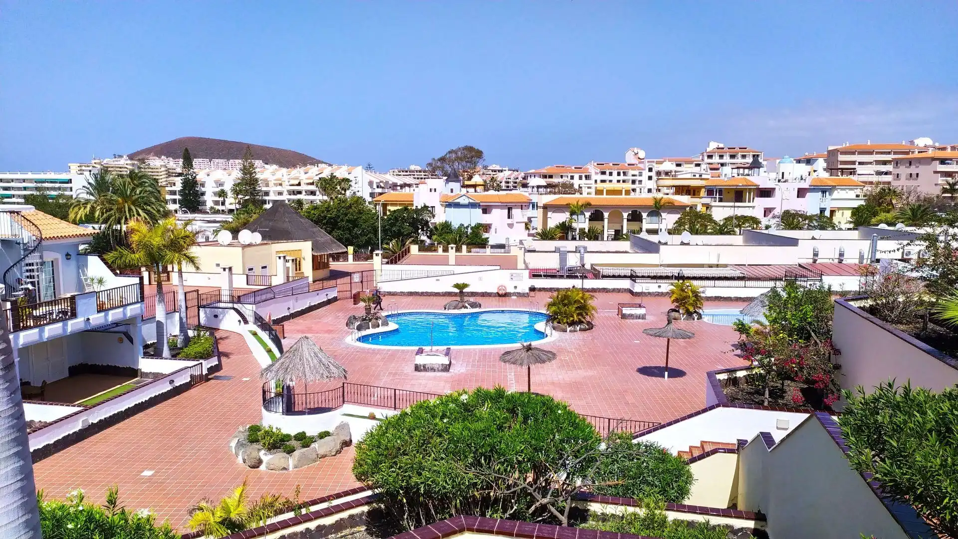 Vista exterior de Apartament de lloguer en Arona amb Terrassa, Moblat i Piscina comunitària
