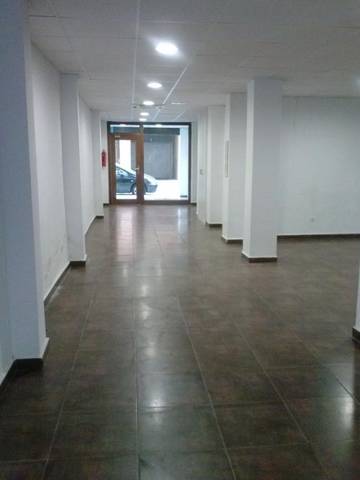 Local comercial en Alquiler en Avenida de la Paz