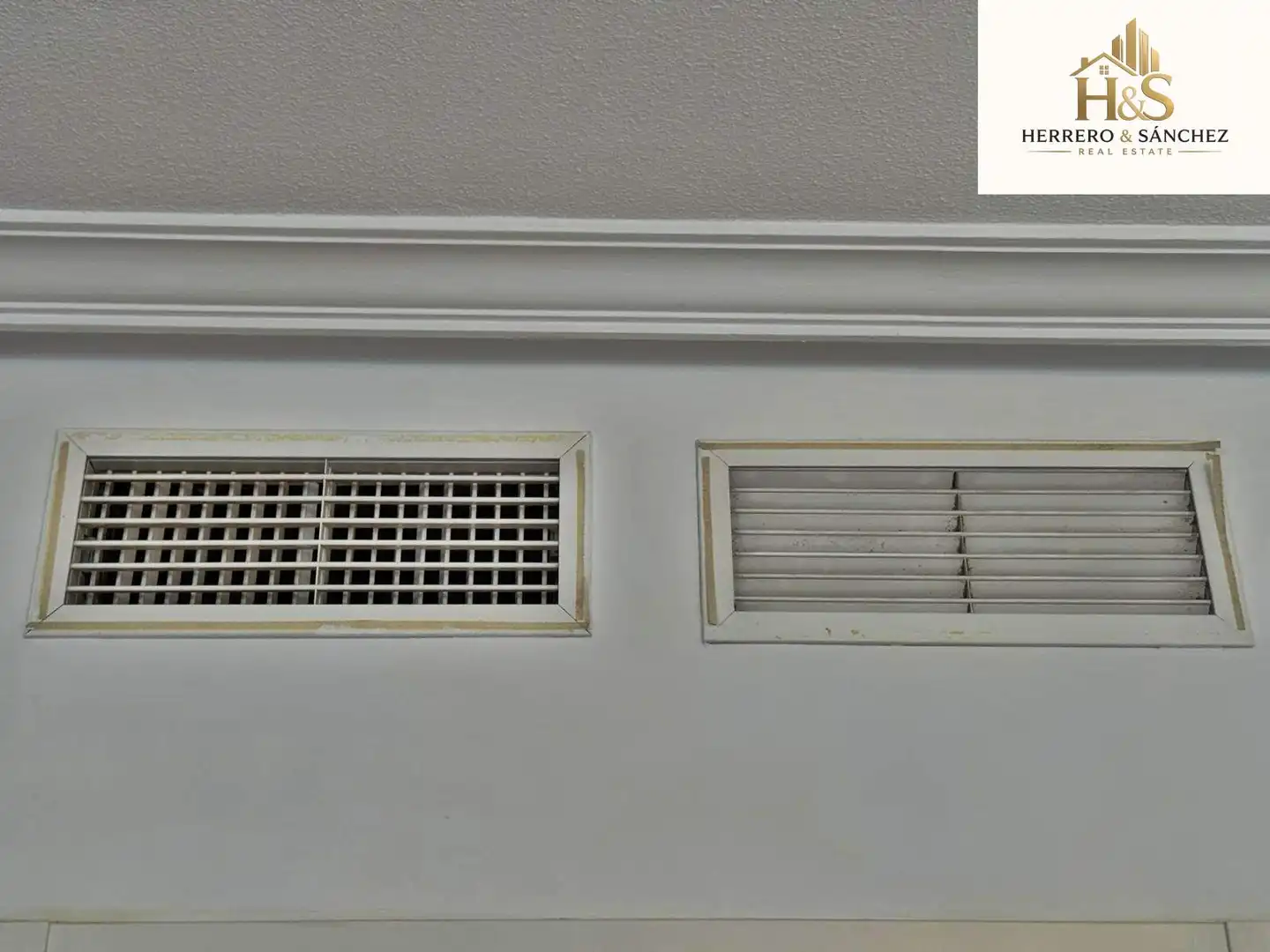 Houses for sale in Alicante / Alacant  with Air Conditioner, Heating and Private garden