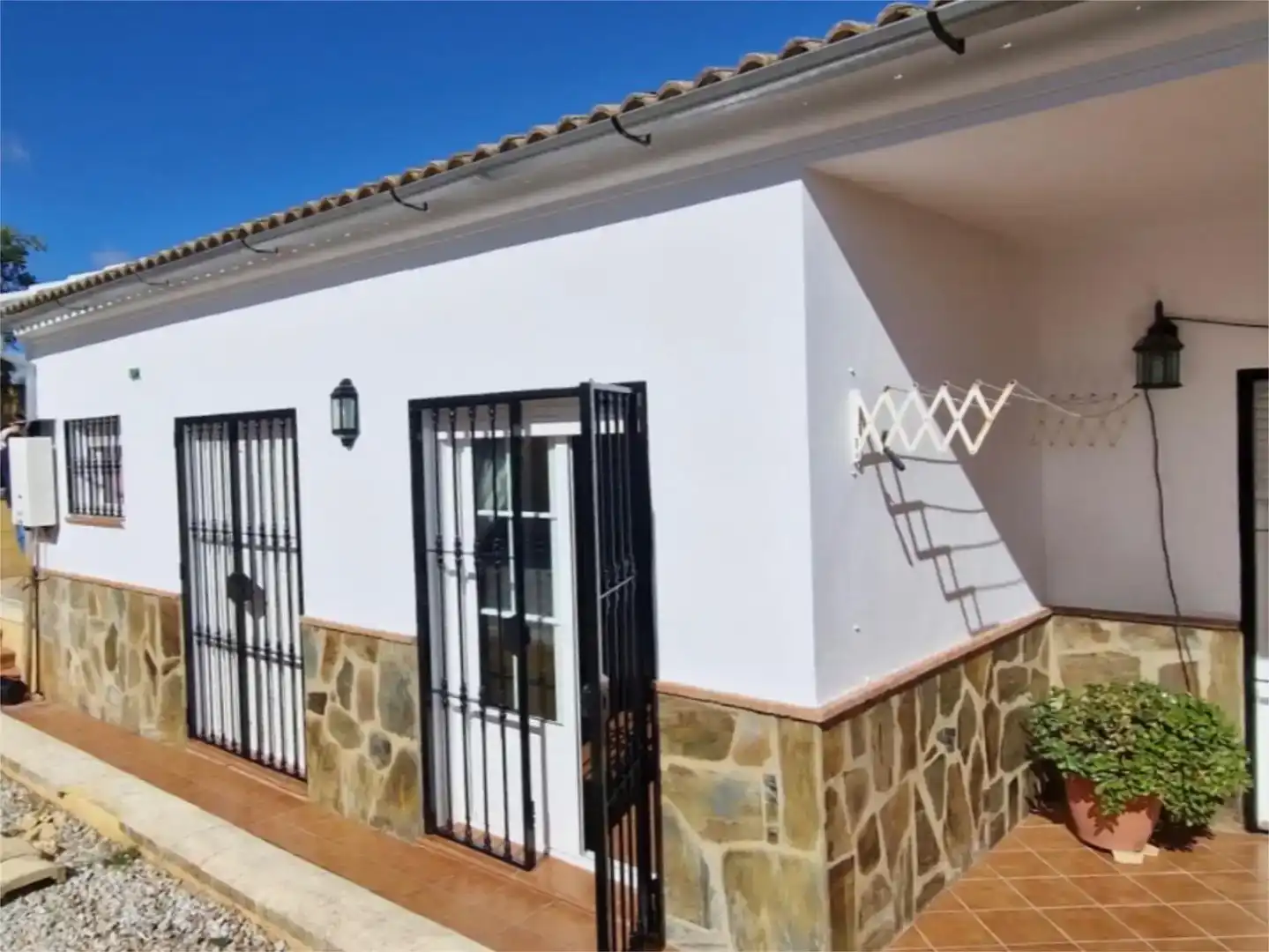 Vista exterior de Pis en venda en Villanueva de Algaidas amb Jardí privat, Piscina i Moblat