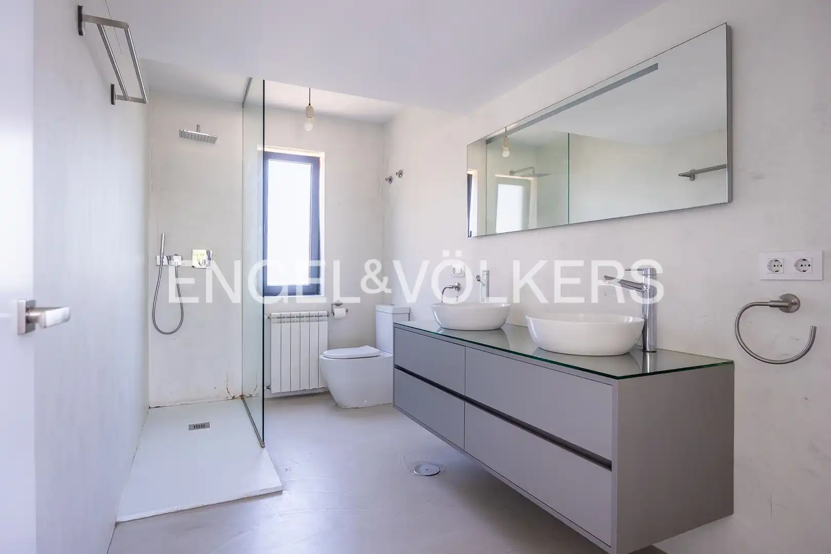 Baño de Casa o chalet en venta en Dos Hermanas con Aire acondicionado, Calefacción y Jardín privado