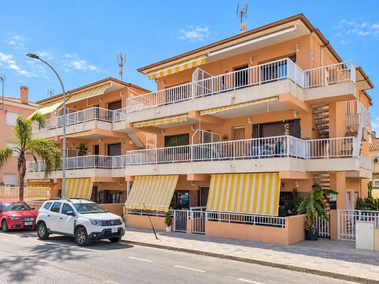 Vista exterior de Pis en venda en Santa Pola ciudad