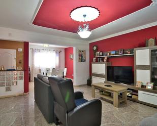 Sala d'estar de Casa adosada en venda en Agüimes amb Terrassa i Balcó