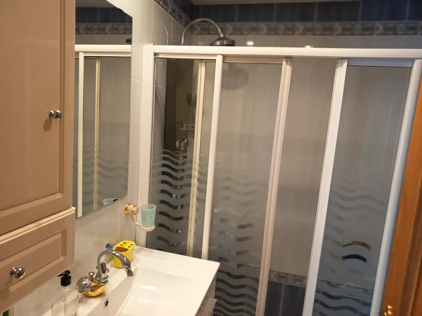 Baño de Piso en venta en Avilés con Calefacción, Parquet y Trastero