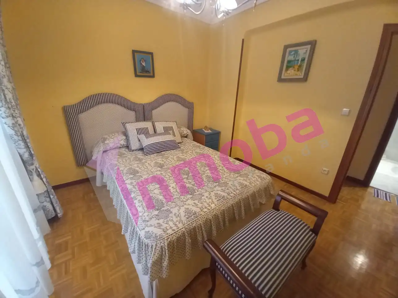 Dormitori de Casa o xalet en venda en Aranda de Duero amb Calefacció, Jardí privat i Parquet
