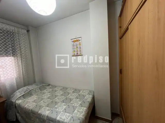 Dormitori de Pis en venda en Caballería Española