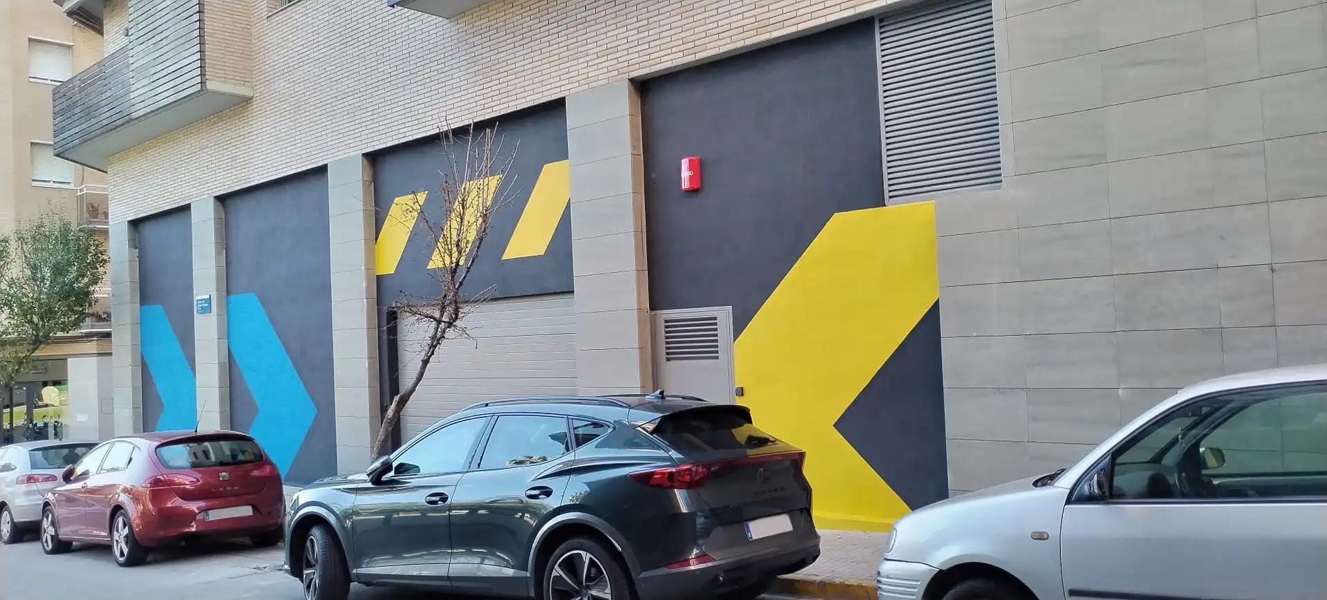 Vista exterior de Traster de lloguer en Cornellà de Llobregat amb Alarma