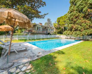 Jardí de Pis en venda en Fuente del Fresno amb Aire condicionat, Terrassa i Piscina