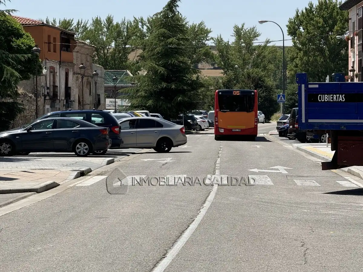 Aparcament de Pis de lloguer en Burgos amb Calefacció, Terrassa i Moblat