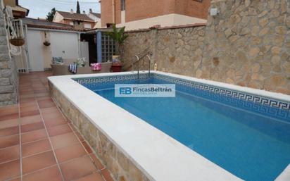 Swimming pool of Single-family semi-detached for sale in Vinaròs  with Air Conditioner, Heating and Private garden