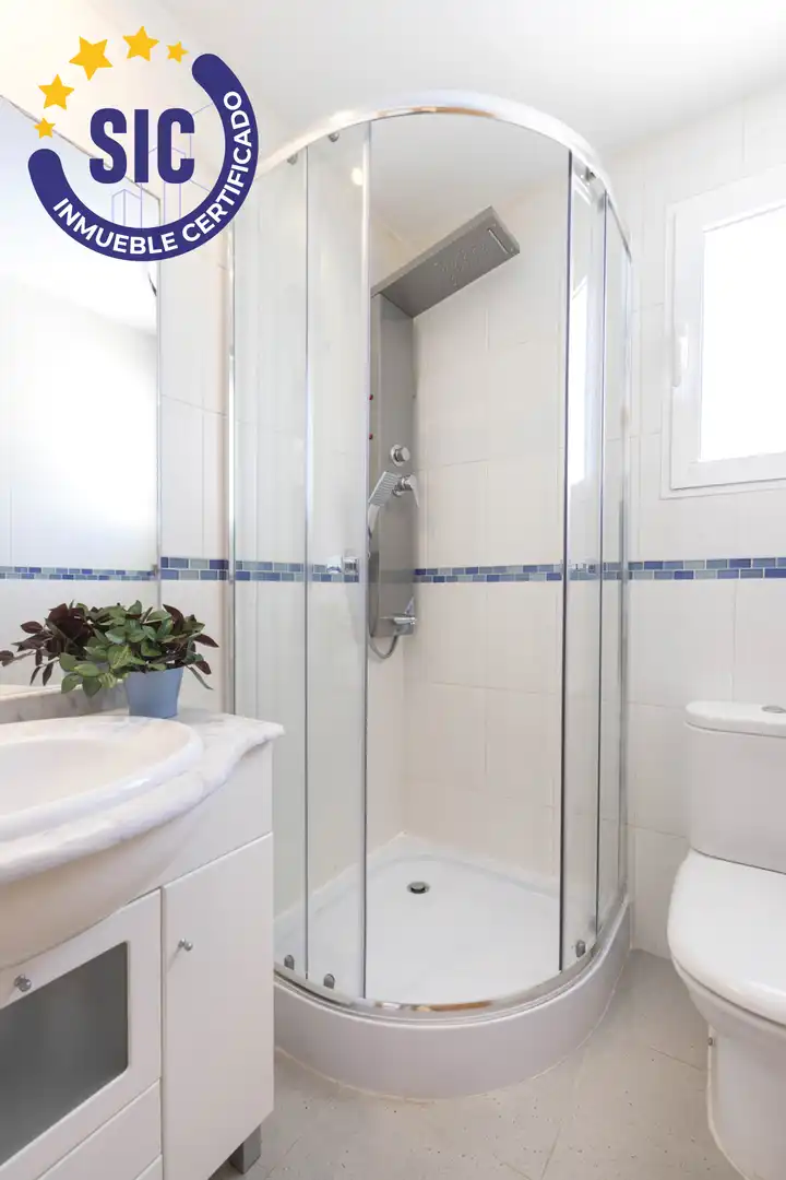 Badezimmer von Wohnung zum Verkauf in Piles mit Klimaanlage, Terrasse und Schwimmbad