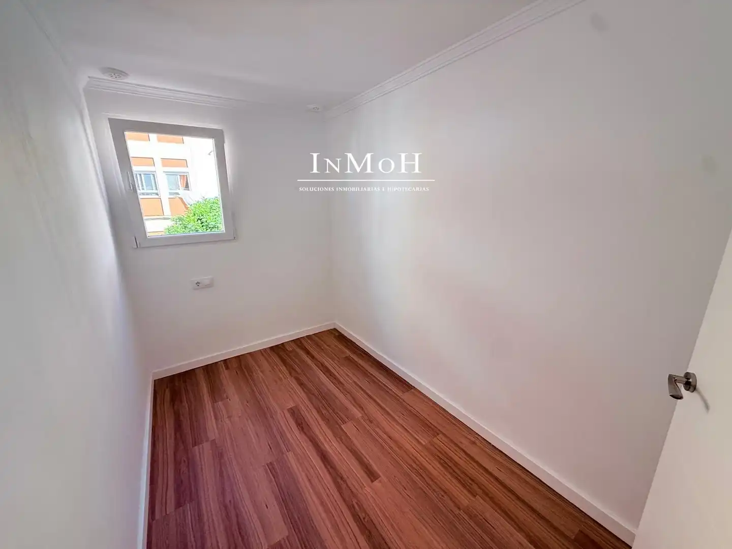 Habitación de Casa adosada en venta en San Fernando con Balcón y Alarma